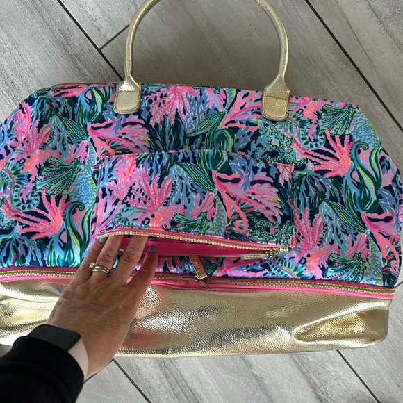 Lilly Pulitzer travel bag duffle bringing mermaid back - Picture 7 of 7